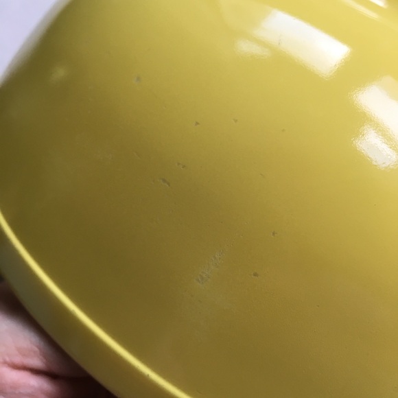 Vintage PYREX Primary Yellow Large Mixing Bowl - Picture 3 of 9
